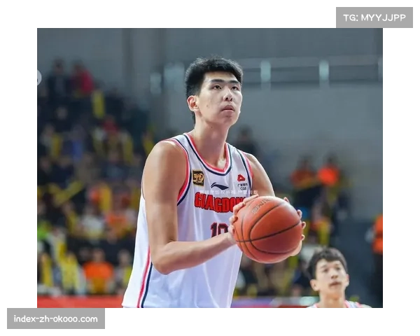 广州队徐昕场均2.3次封盖联盟第一 年轻中锋展现潜质 广州队徐昕场均2.3次封盖联盟第一 年轻中锋展现潜质